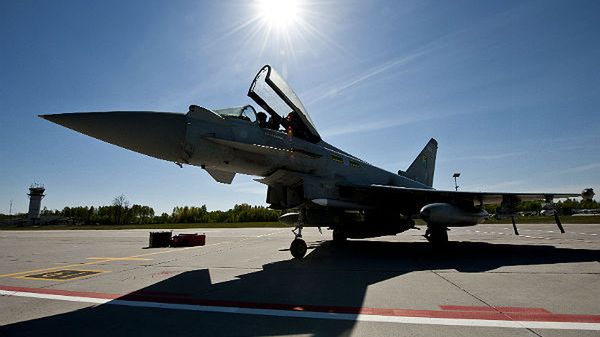 Myśliwiec Eurofighter Typhoon brytyjskich Królewskich Sił Powietrznych