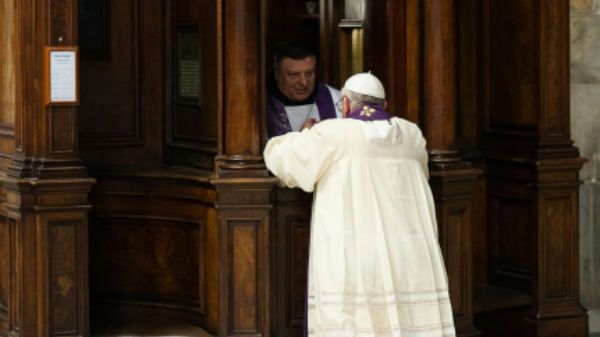 Papież spowiada się w bazylice