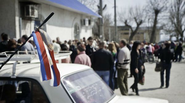 Kolejka do urzędu wydającego rosyjskie paszporty