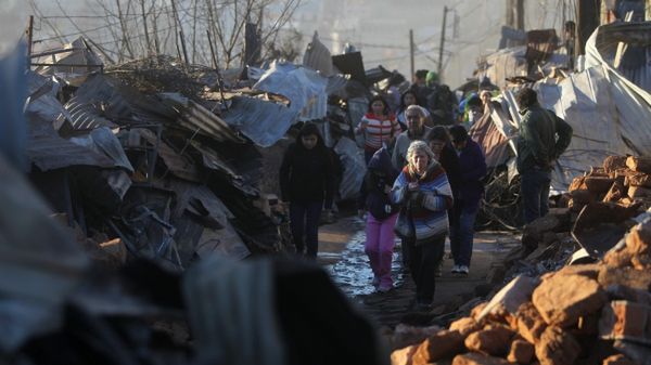 Pożar zniszczył prawie 3 tys. domów
