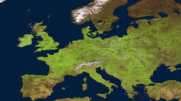 Bezchmurny poranek nad całą Europą (zdj. satelitarne)