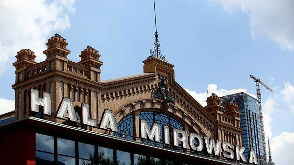 Hala Mirowska w Warszawie. To tu małżeństwo szukało swoich ofiar