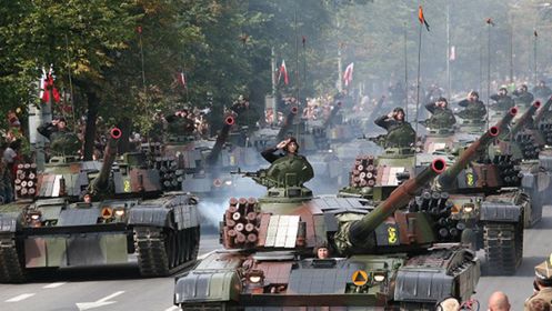 Czołgi polskiej armii podczas parady wojskowej