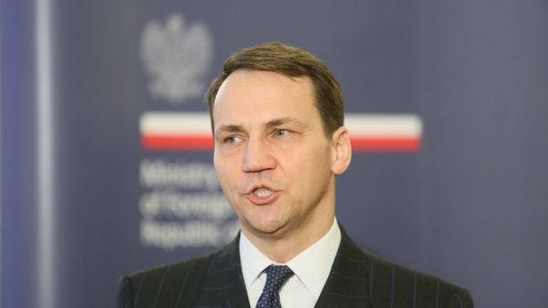 Minister Sikorski zdecydował o sprzedaży willi w Kolonii - przenosi konsulat