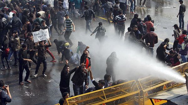 Tysiące ludzi na ulicach New Delhi