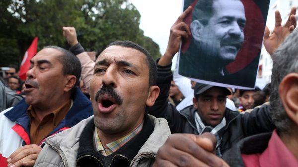 Zamach wywołał falę protestów w całej Tunezji