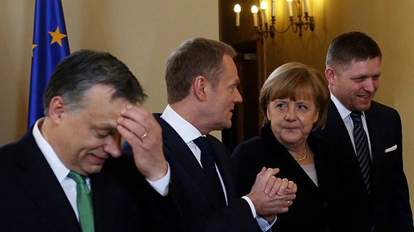 Premier Węgier Viktor Orban, premier Donald Tusk, kanclerz Niemiec Angela Merkel oraz premier Słowacji Robert Fico