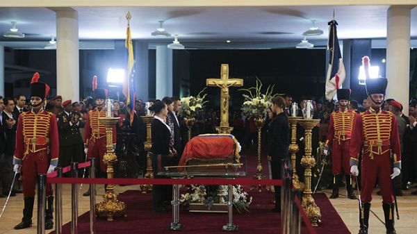 Trumna z ciałem Hugo Chaveza