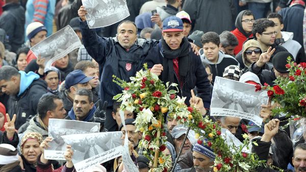 Procesja pogrzebowa w Tunisie. Śmierć Belaida wstrząsnęła krajem