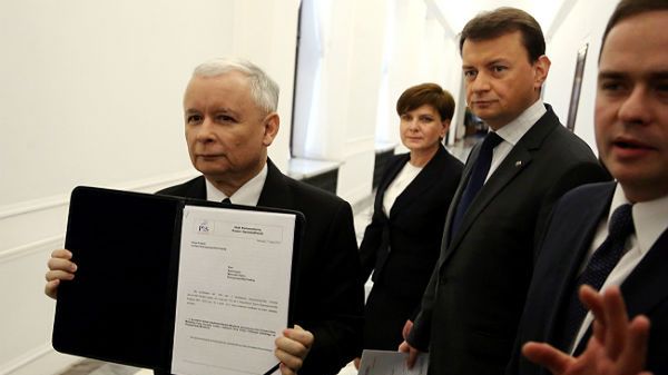 Prezes PiS Jarosław Kaczyński z posłami PiS