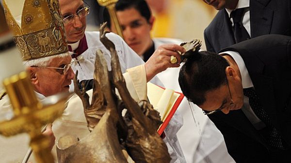 Magdi Allam przyjął chrzest z rąk papieża Benedykta XVI