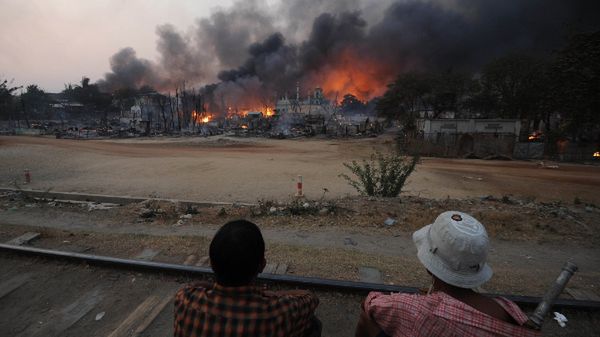 Starcia w Miktili, Birma, marzec 2013 r.