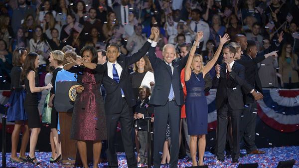 Prezydent Barack Obama z pierwszą damą, wiceprezydent Joe Biden wraz ze swoją żoną