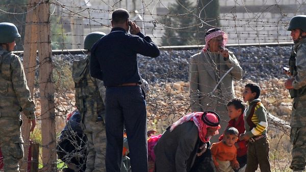 Syryjscy uchodźcy uciekają do Turcji