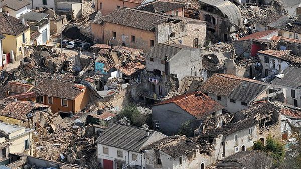 Skutki trzęsienia ziemi w L'Aquili we Włoszech (zdj. arch.)