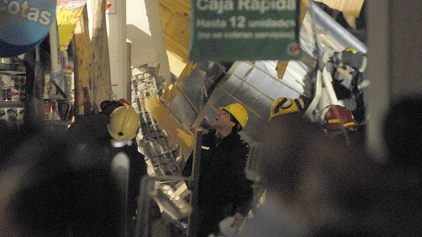 Dach runął w supermarkecie w Argentynie