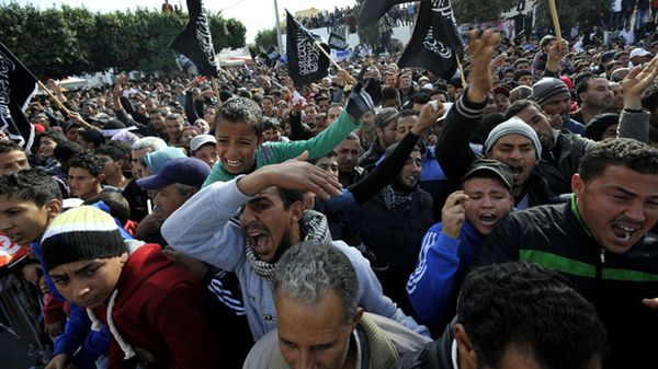 Rozwścieczony tłum w Sidi Bu Zajd