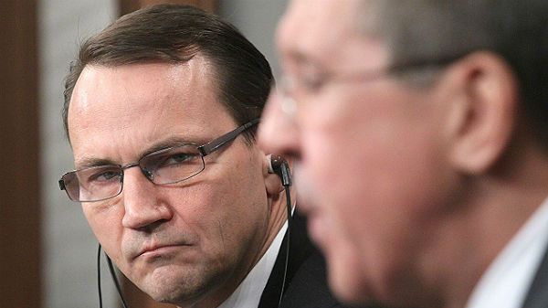Radosław Sikorski rozmawia z Siergiejem Ławrowem