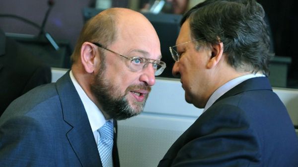 Szef PE Martin Schulz i Jose Manuel Barroso, przewodniczący KE