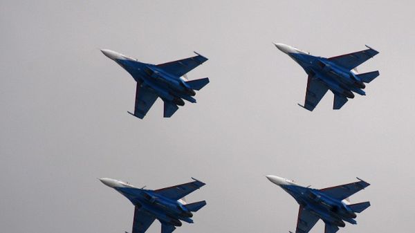 Pokazowy przelot S-27