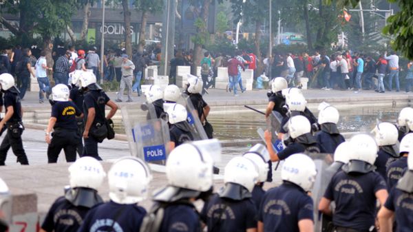 Protesty i starcia z policją trwają w wielu tureckich miastach