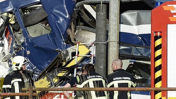 Na miejscu kolizji działają służby ratunkowe