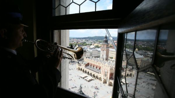 Hejnalista grający na wieży mariackiej