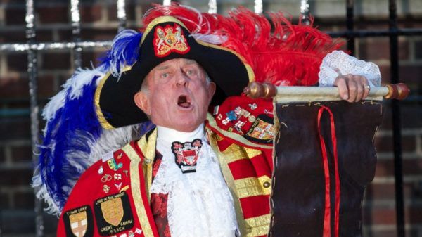 Narodziny królewskiego potomka ogłosił miejski krzykacz