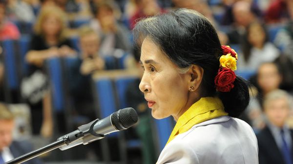 Aung San Suu Kyi na UW