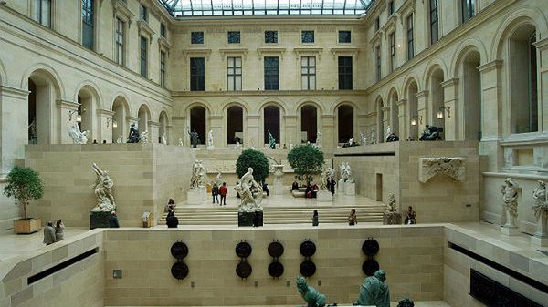 Luwr w Paryżu