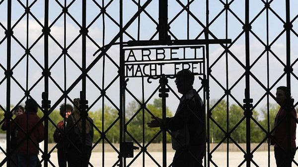 Brama obozu koncentracyjnego w Dachau