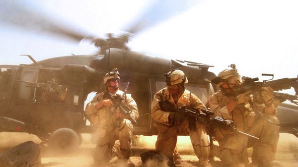 Amerykańscy żołnierze z 1 Dywizji Pancernej