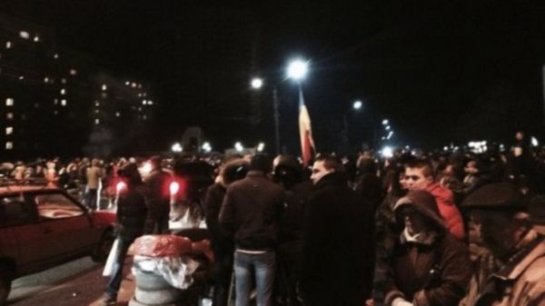 Tłum na lotnisku w Boryspolu