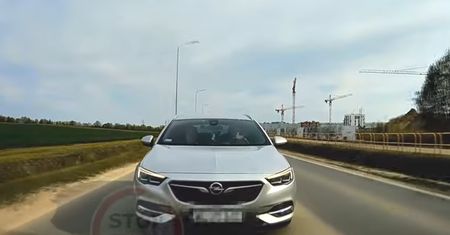 Chciał zaimponować dziewczynie? "Narwaniec" z opla w akcji