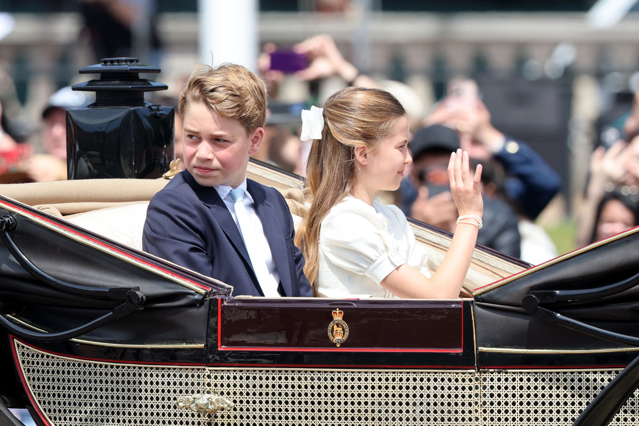 Księżniczka Charlotte i książę George.