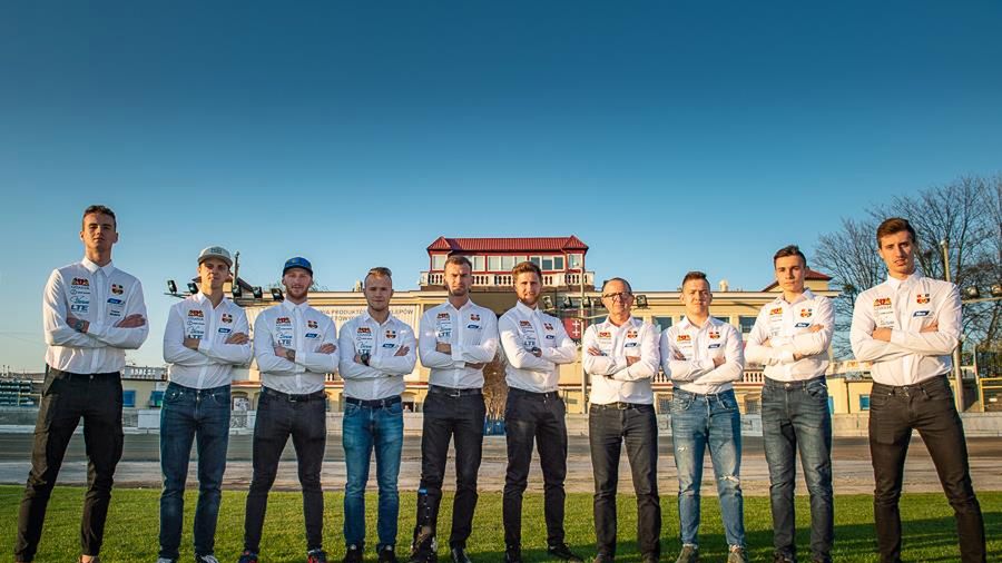 Materiały prasowe / Arkadiusz Buczyński / Na zdjęciu: Zawodnicy, którzy będą reprezentować Wybrzeże w 2019 roku