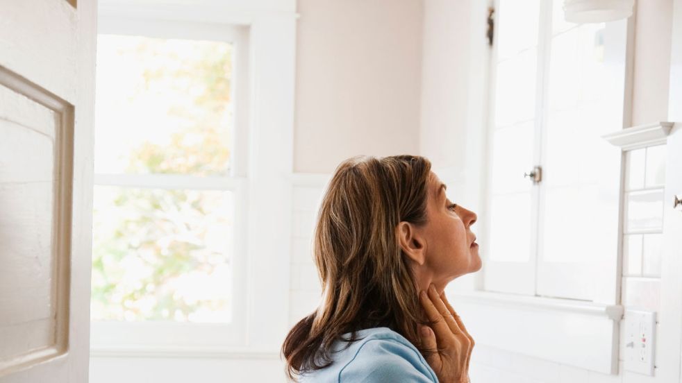 Zwykle pierwszym objawem nowotworu jest bezbolesny guzek w obrębie szyi.