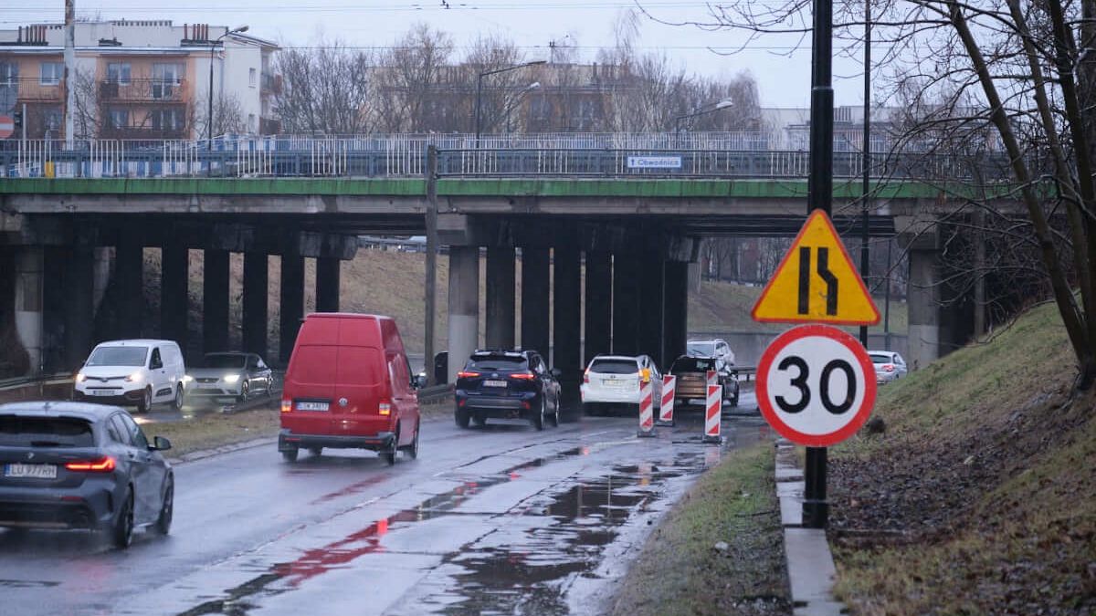 Wyłączony prawy pas ruchu na al. Witosa i ograniczenie prędkości do 30 km/h