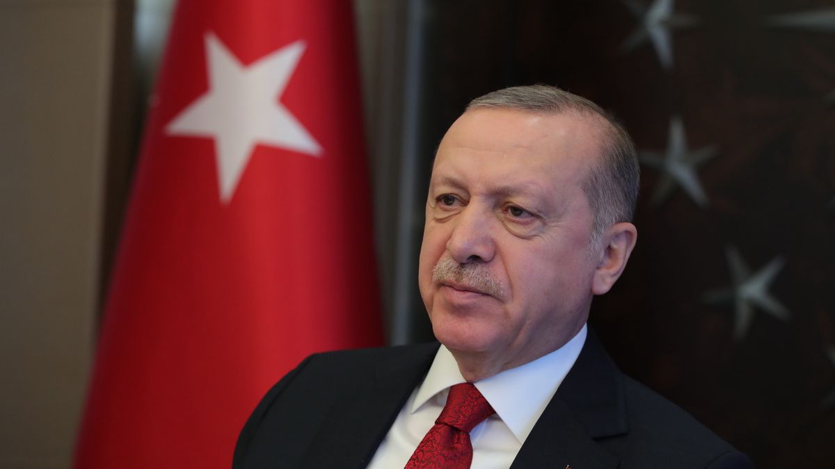 Prezydent Turcji Recep Tayyip Erdogan wymienia prezesów banku centralnego jak rękawiczki.