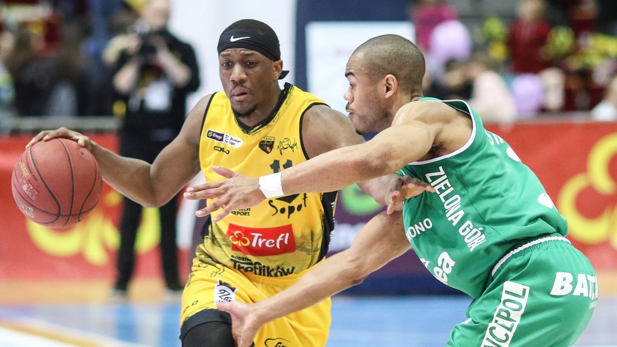 Newspix / Grzegorz Jedrzejewski / 058sport.pl  / Na zdjęciu: Greene IV i Starks