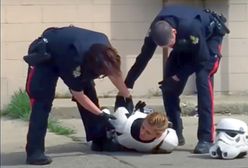 Policjanci w Kanadzie aresztowali dziewczynę w kostiumie Szturmowca. Miała "broń"