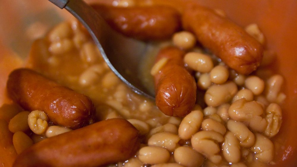 Pieczona fasola w puszce z wieprzowiną