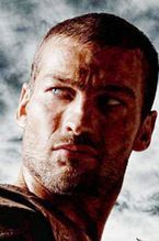 Andy Whitfield oddaje "Spartakusa" Liamowi McIntyre