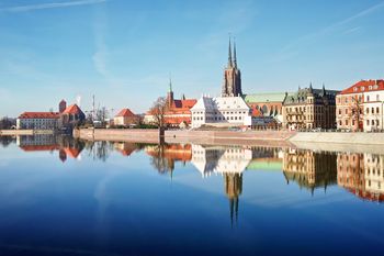 Pogoda we Wrocławiu. Prognoza na czwartek 1 stycznia. Chmury i przelotny śnieg nad ranem, później silniejszy wiatr