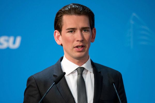 Szef MSZ Austrii ostro o uchodźcach