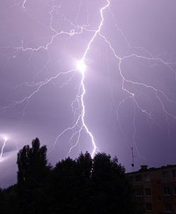 Synoptycy ostrzegają: do Polski nadciągają silne burze z gradem