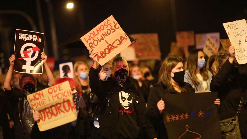 Protesty w Polsce. Strajk kobiet popiera większość Polaków