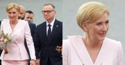 PIERWSZE WYJŚCIE Agaty Dudy po ślubie córki. Pierwsza dama włożyła różowy komplet na wizytę w Pradze