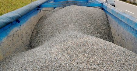 Jechali z Niemiec. Przechwycili 25 ton nielegalnych odpadów