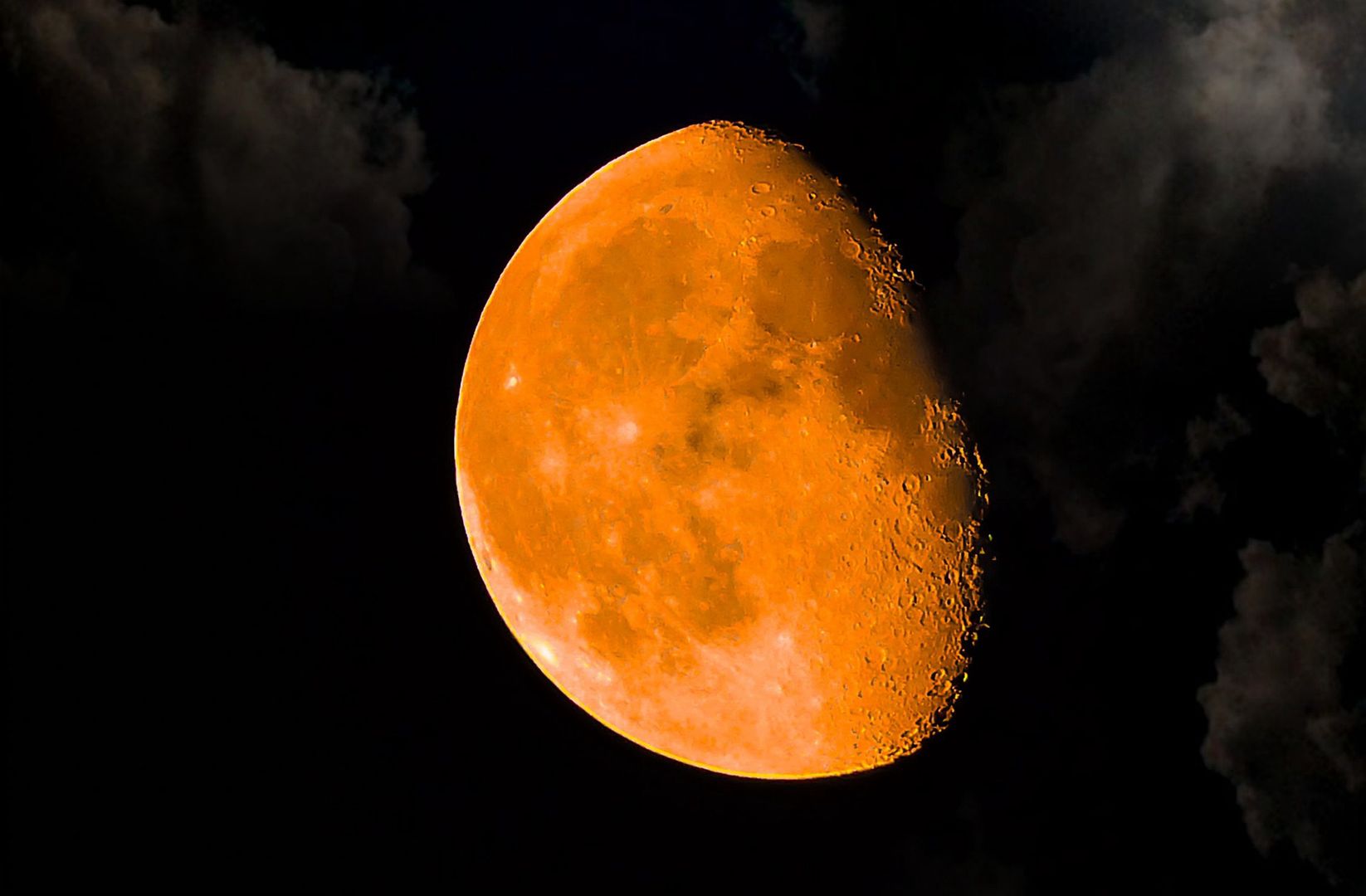 Spójrz na Księżyc. To niezwykłe zjawisko zobaczysz tylko raz w życiu